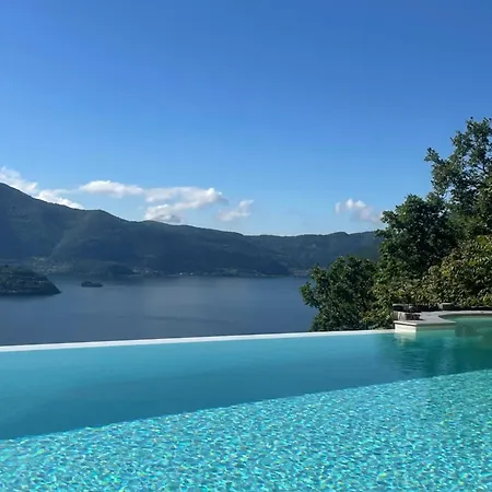 Apartment Mia Isola With View, Garden And Swimming Pool