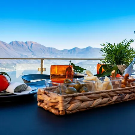 Mia Isola With View, Garden And Swimming Pool Apartment *